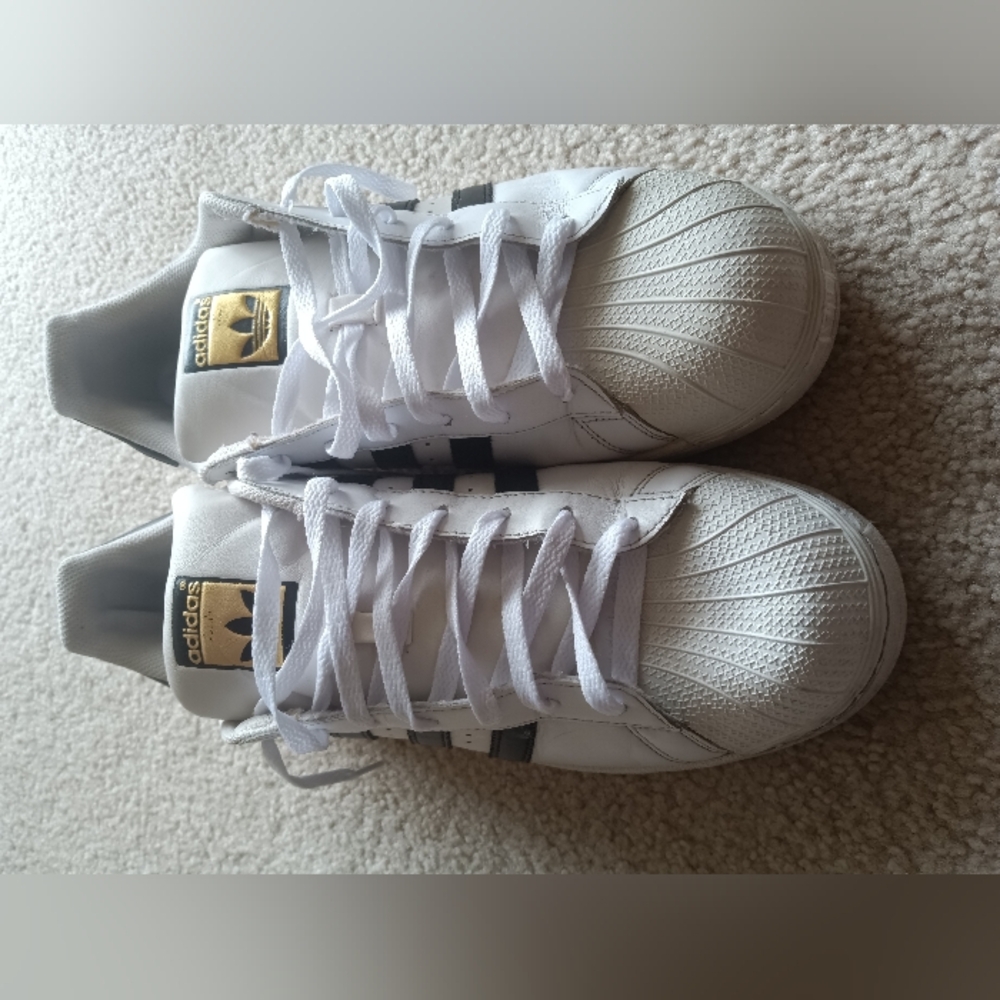 Adidas Sneakers